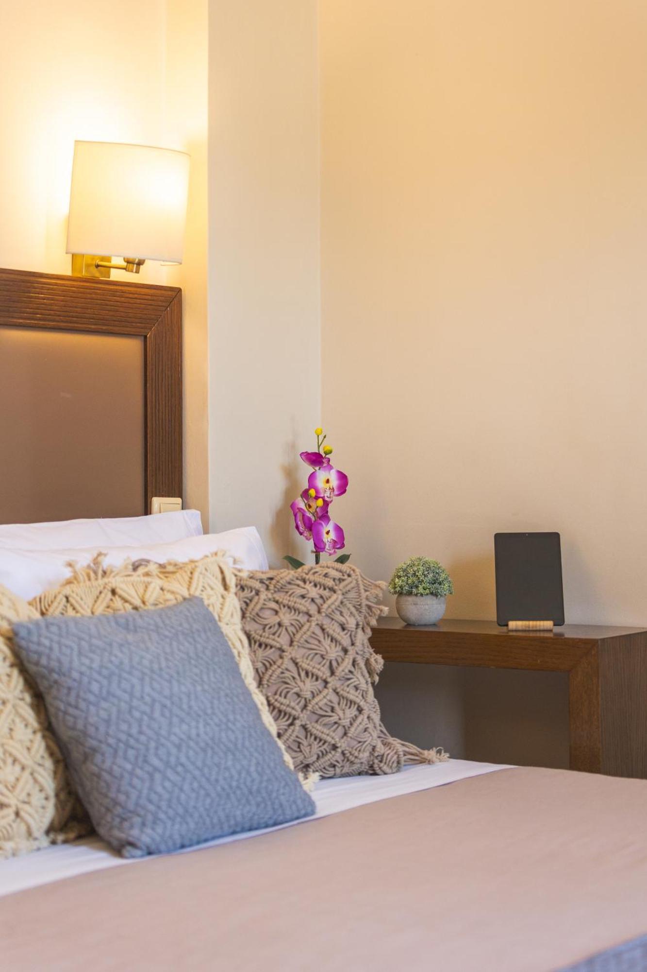 Hotel Marina Athena Bagian luar foto