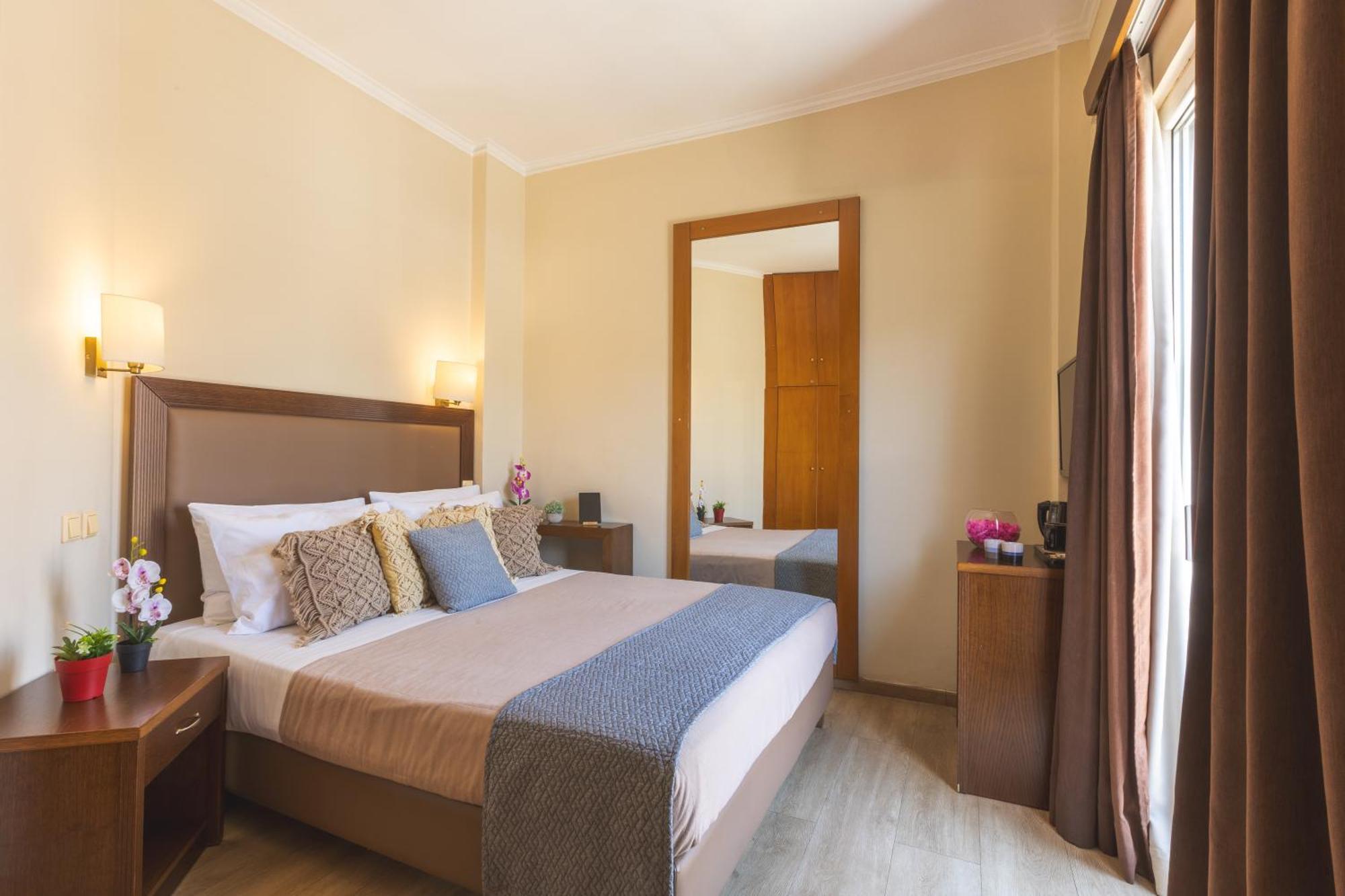 Hotel Marina Athena Bagian luar foto