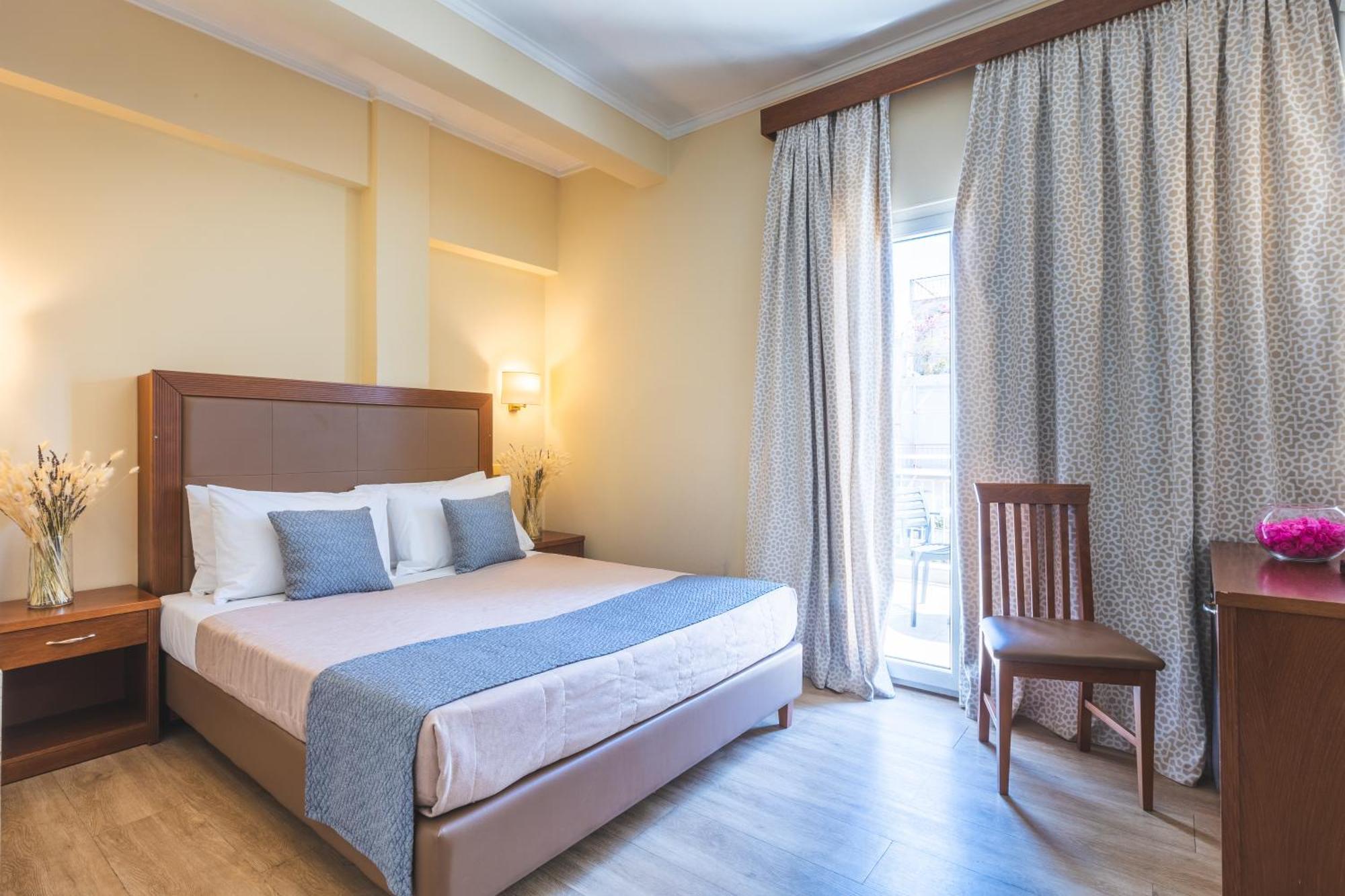 Hotel Marina Athena Bagian luar foto