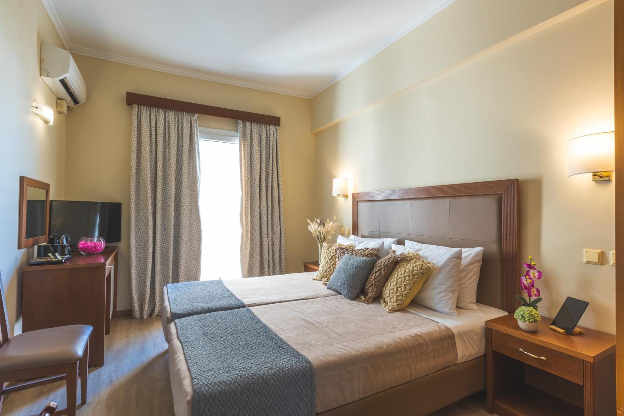 Hotel Marina Athena Bagian luar foto