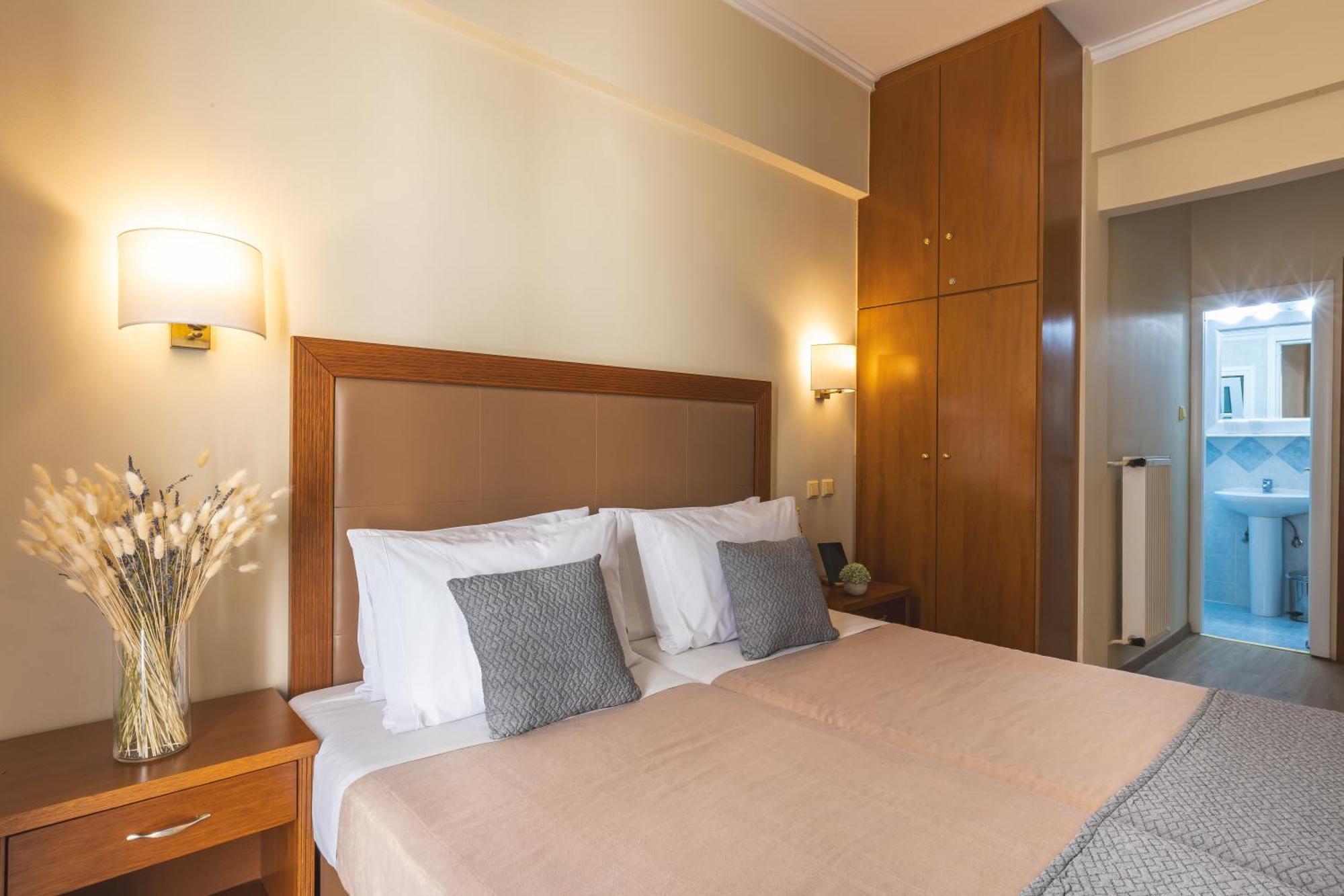 Hotel Marina Athena Bagian luar foto