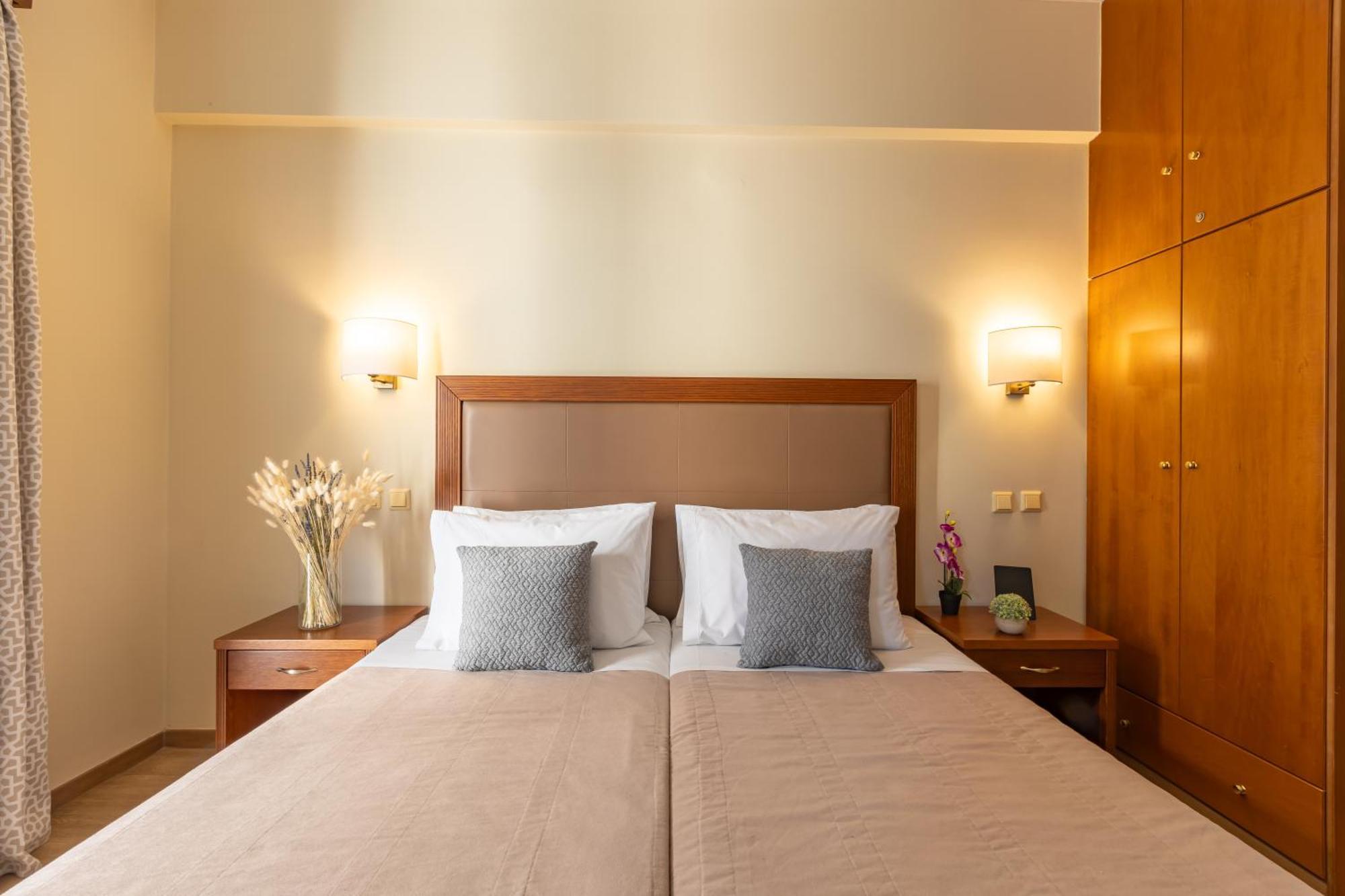 Hotel Marina Athena Bagian luar foto