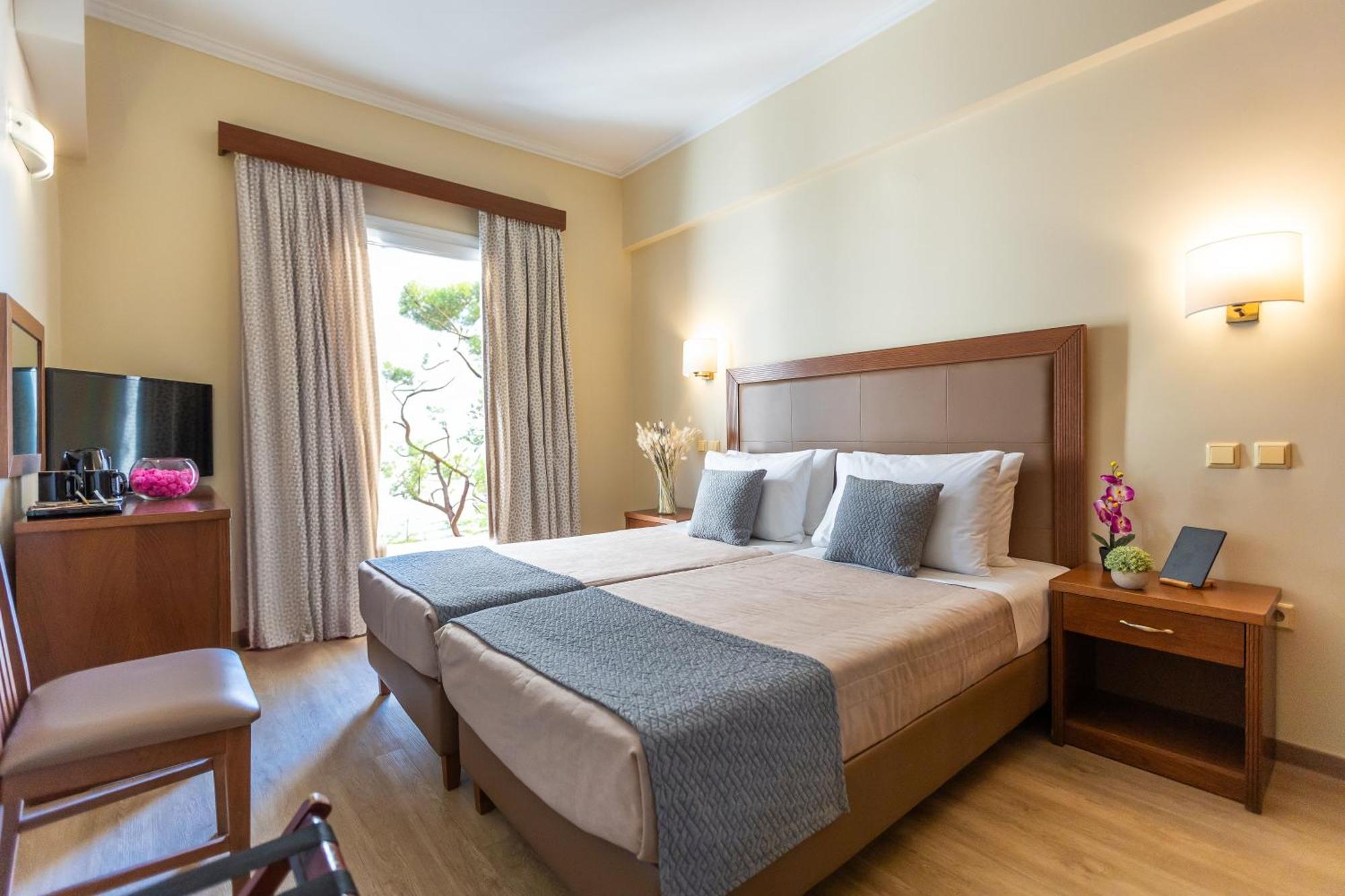 Hotel Marina Athena Bagian luar foto