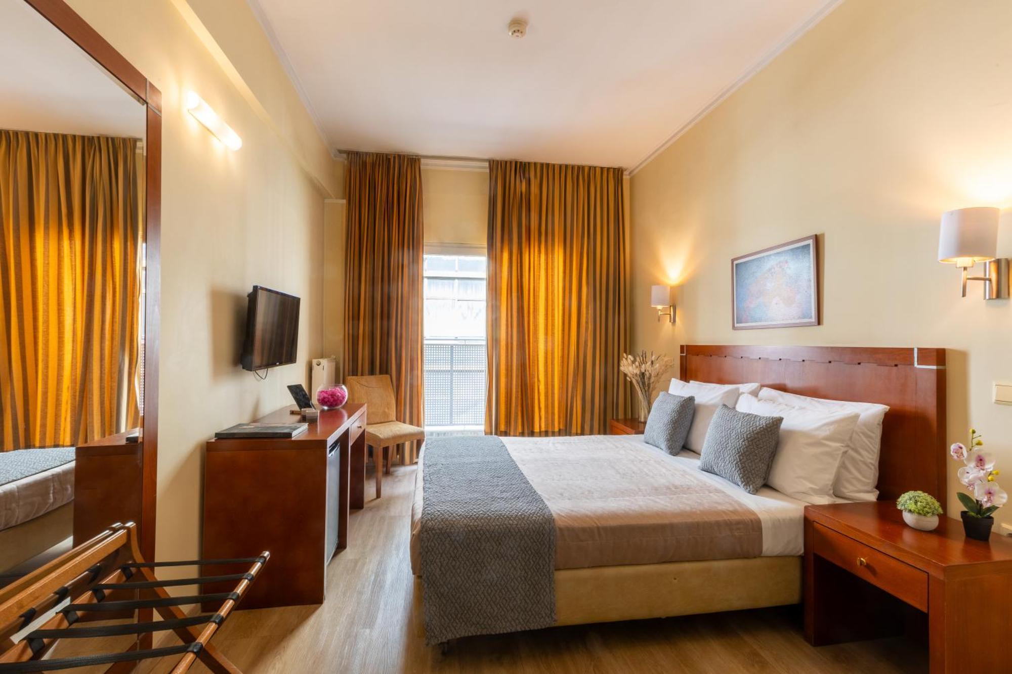 Hotel Marina Athena Bagian luar foto