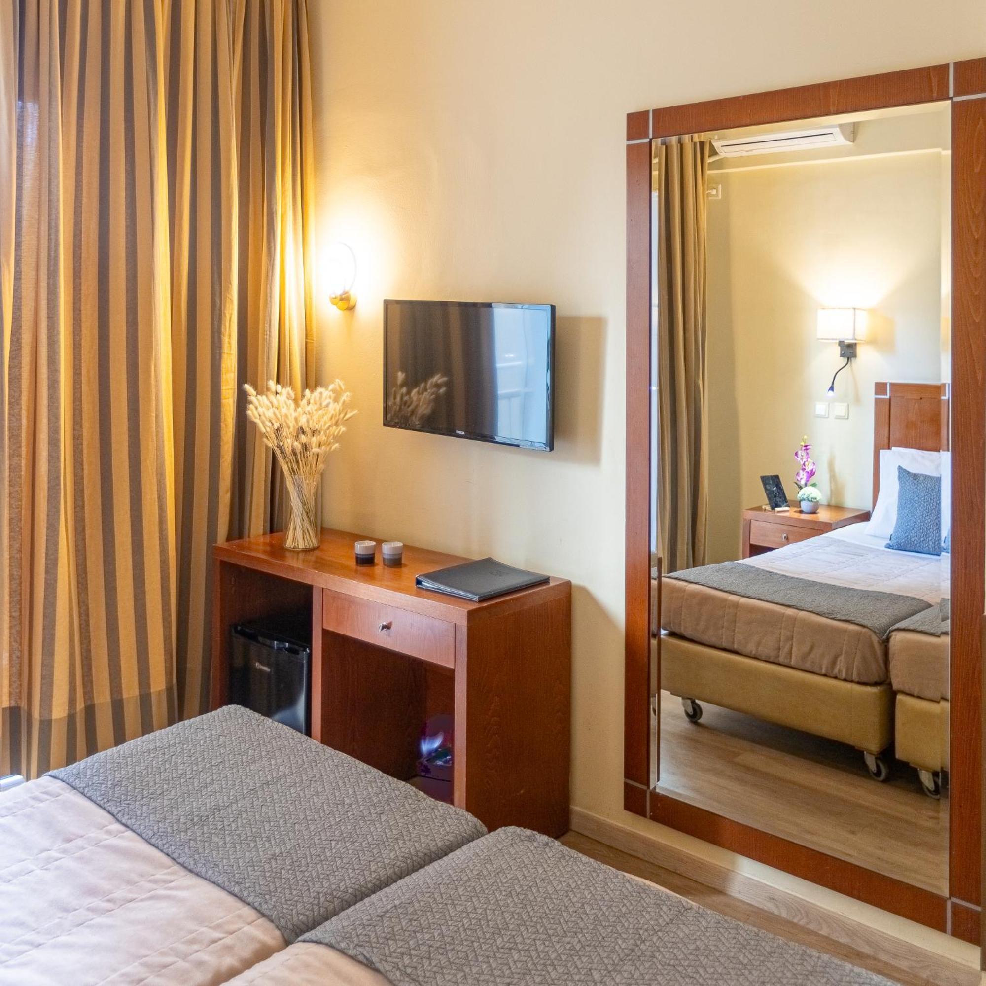 Hotel Marina Athena Bagian luar foto